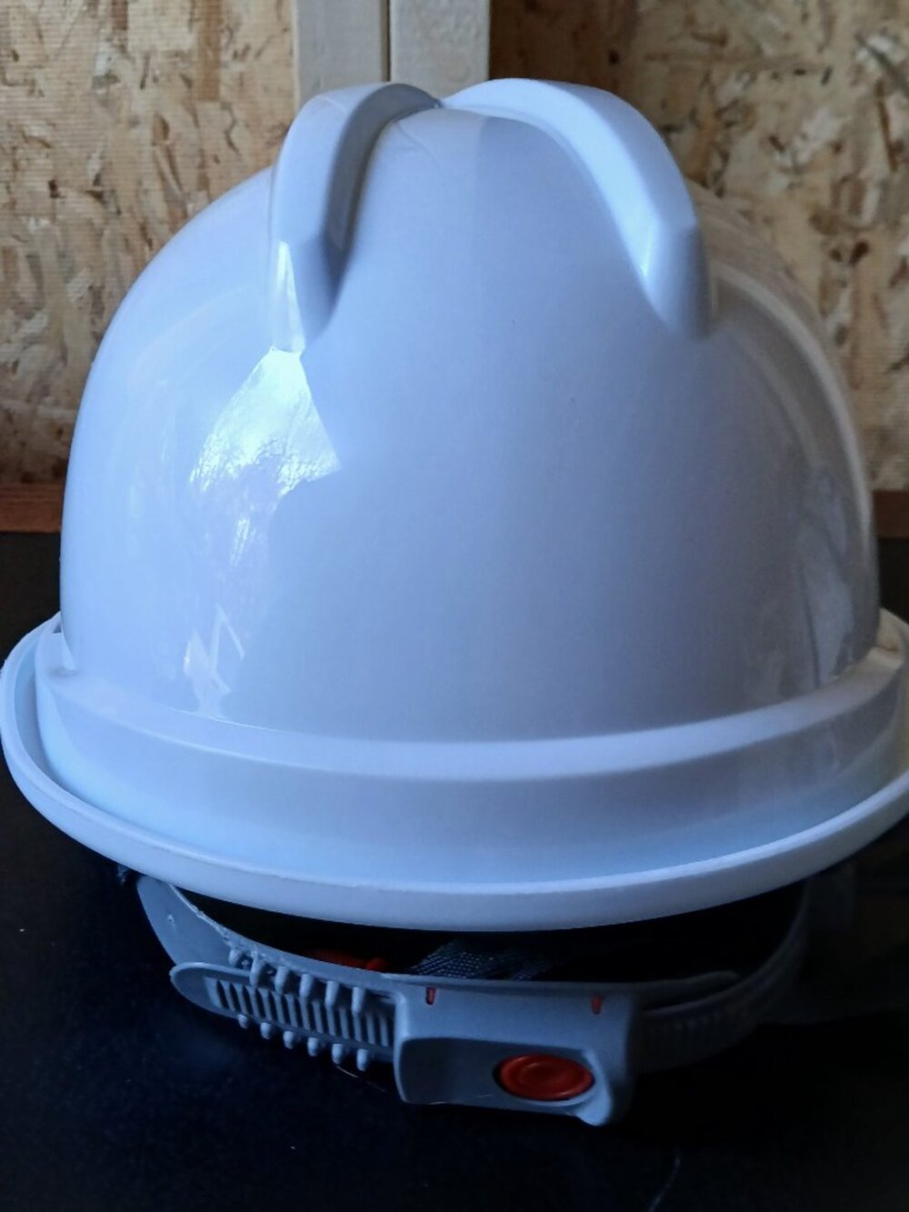 V-Guard Safety Hard Hat - Picture 2 of 4